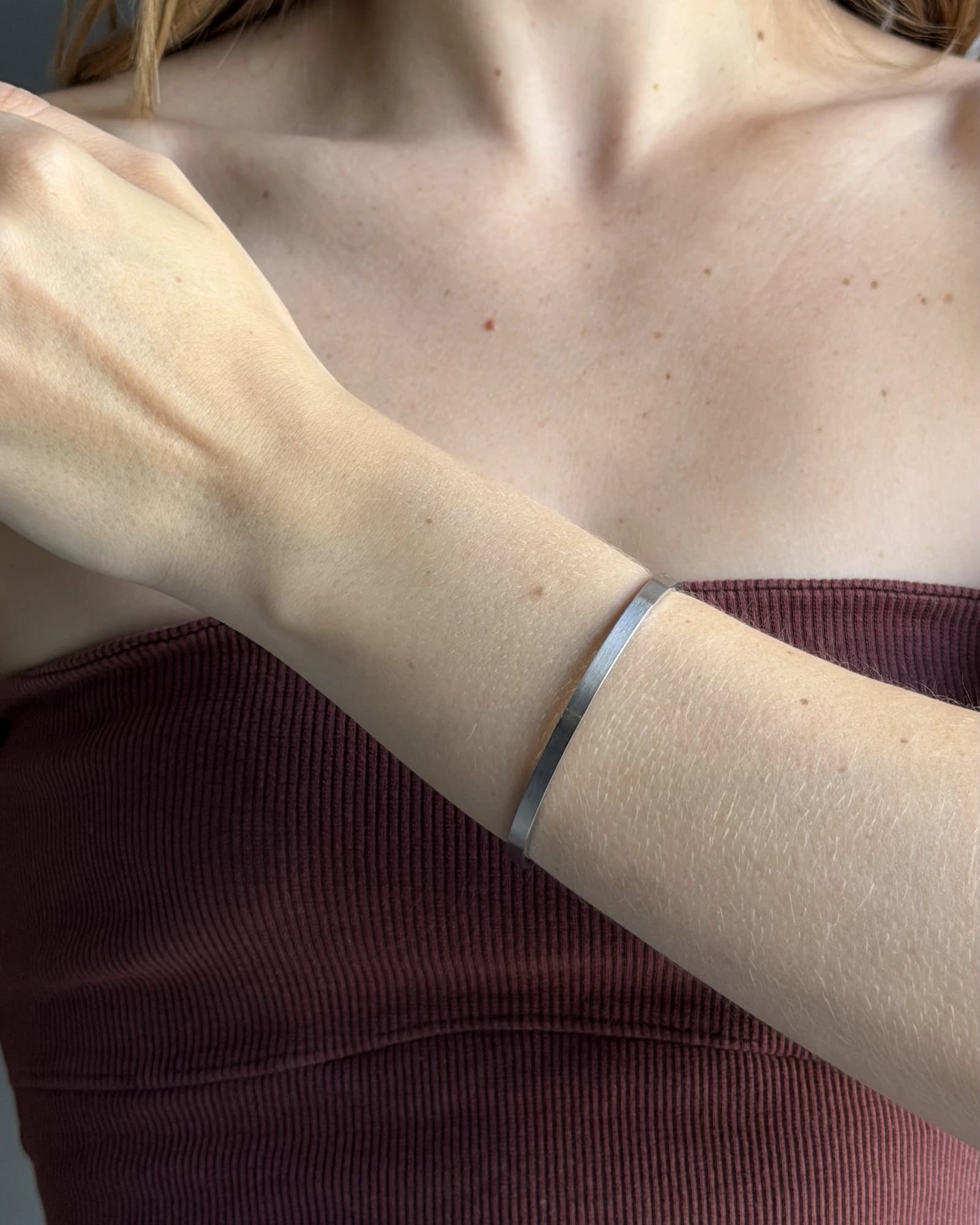 Bracelete lixado chapado aço inox