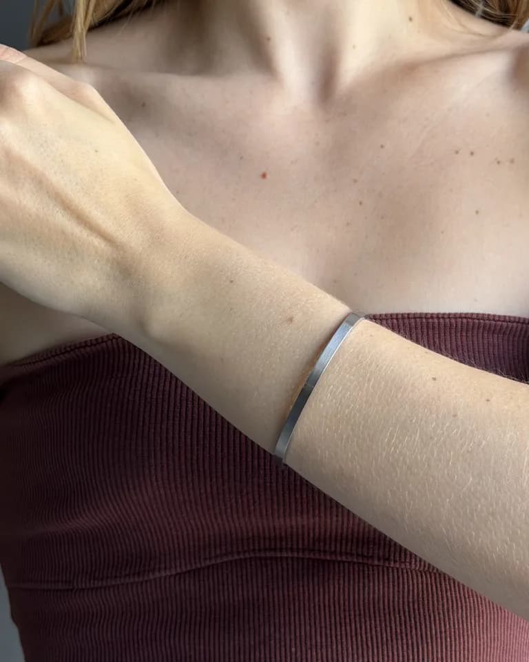 Bracelete lixado chapado aço inox