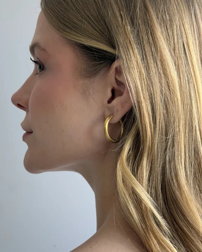 Argolinha aço inox dourada